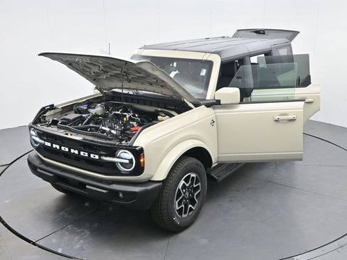 New 2025 Ford Bronco Outer Banks image 47