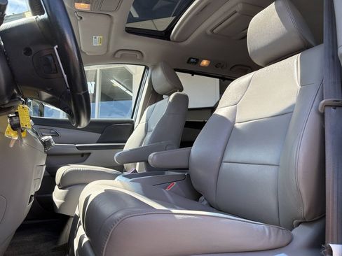 Used 2013 Honda Odyssey Touring image 32