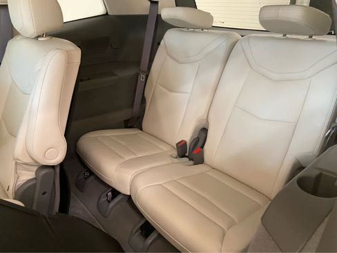 Used 2024 Cadillac XT6 Premium Luxury w/ Technology Package FWD image 18