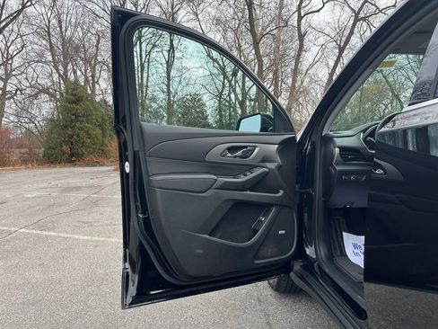 Used 2020 Chevrolet Traverse LT w/ LT Premium Package image 20