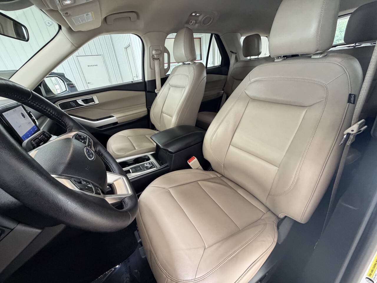 Used 2024 Ford Explorer XLT w/ Equipment Group 202A AWD/4WD image 19