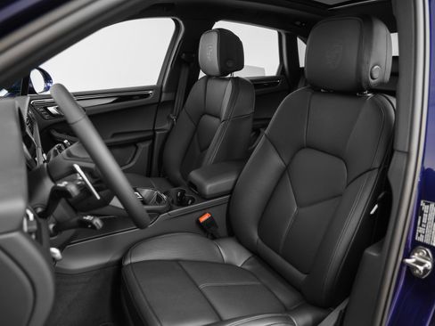 Used 2025 Porsche Macan image 41