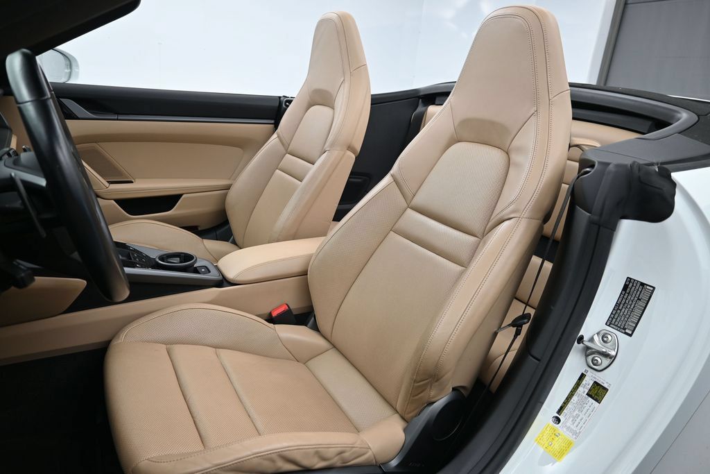 Certified 2020 Porsche 911 Carrera 4S AWD/4WD image 5