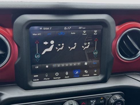 Used 2022 Jeep Gladiator Rubicon w/ LED Lighting Group AWD/4WD image 12