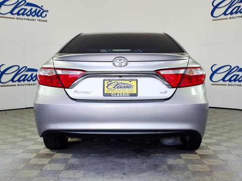 Used 2017 Toyota Camry LE image 4