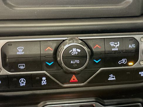 Used 2022 Jeep Gladiator Sport image 24