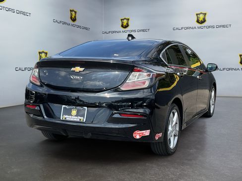 Used 2017 Chevrolet Volt LT w/ Comfort Package FWD image 5
