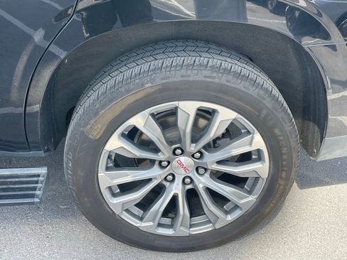 Used 2021 GMC Yukon Denali w/ Denali Premium Package image 9