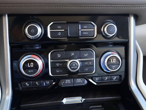 Used 2021 GMC Yukon Denali w/ Denali Ultimate Package image 22