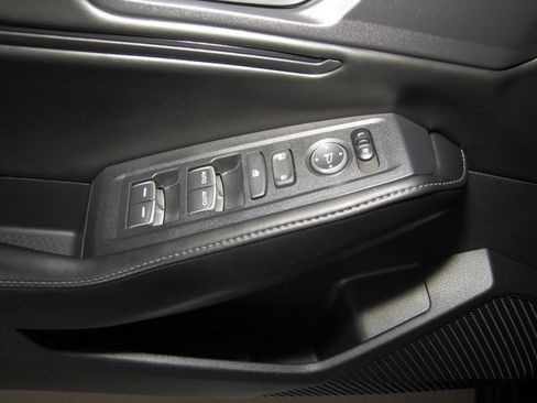 Used 2023 Honda Accord Sport image 11