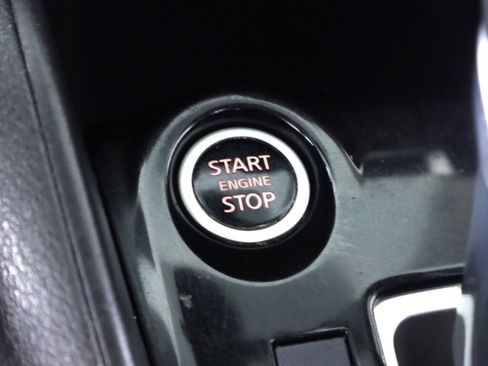 Used 2020 Nissan Kicks S image 24