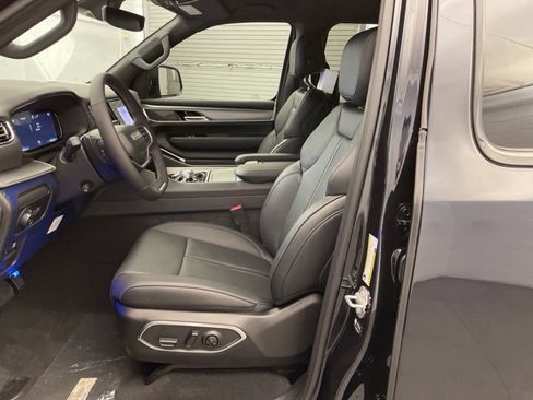 New 2025 Jeep Wagoneer Series II image 17