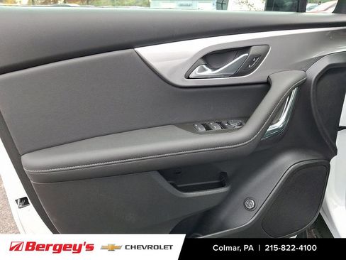 New 2025 Chevrolet Blazer LT w/ Convenience Package image 9