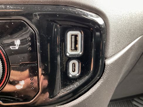 Used 2024 Chevrolet Silverado 1500 LT AWD/4WD image 25