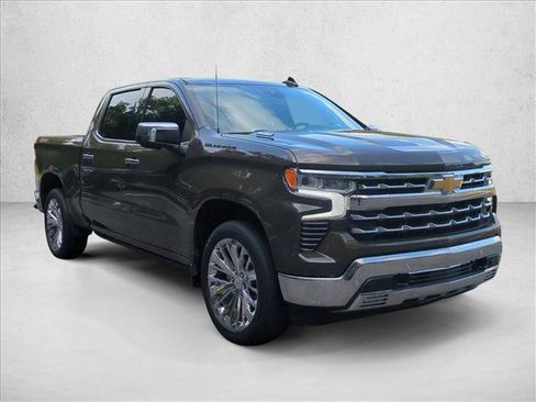 Used 2023 Chevrolet Silverado 1500 LTZ w/ LTZ Premium Package AWD/4WD image 3
