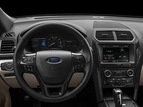 Used 2016 Ford Explorer XLT w/ Equipment Group 202A AWD/4WD image 39
