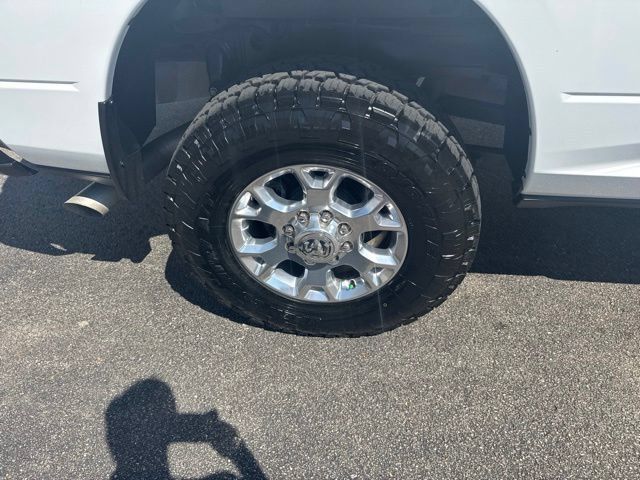 Used 2024 RAM 2500 Laramie w/ Safety Group AWD/4WD image 9