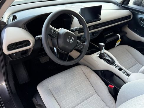 Used 2025 Honda HR-V LX image 10