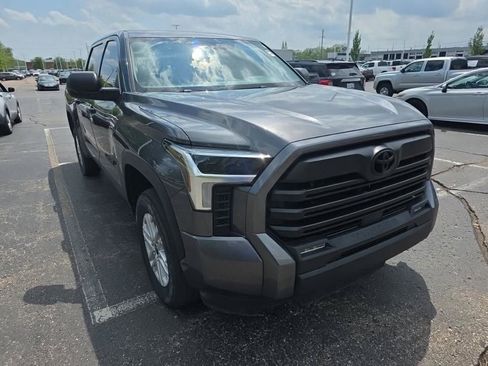 Used 2023 Toyota Tundra SR5 AWD/4WD image 12
