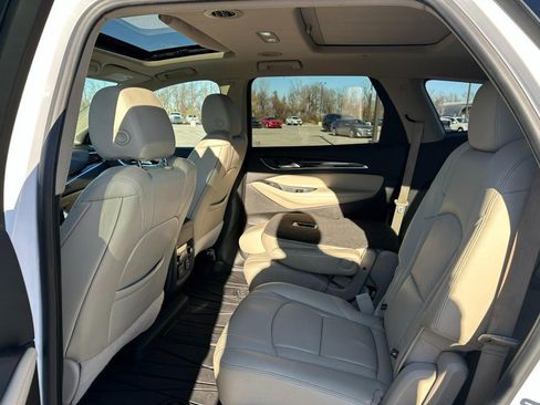 Used 2021 Buick Enclave Essence w/ Sound and Sites Package image 11