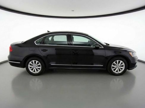 Used 2016 Volkswagen Passat 1.8T S image 4