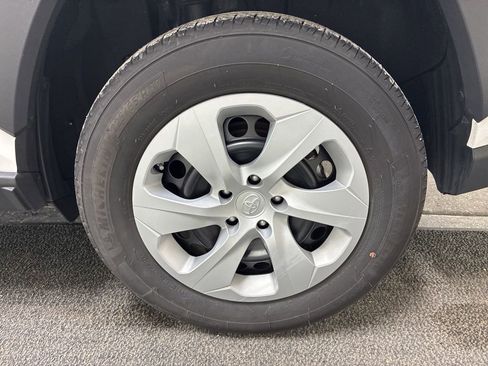 Used 2024 Toyota RAV4 LE image 8