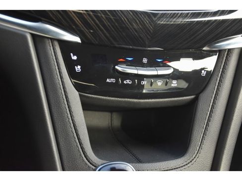 Used 2025 Cadillac XT6 Premium Luxury image 38