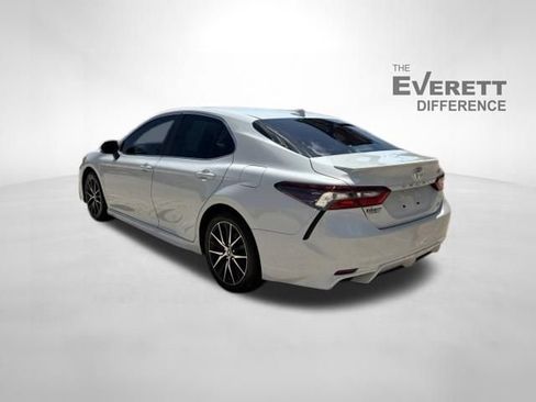 Used 2023 Toyota Camry SE FWD image 5