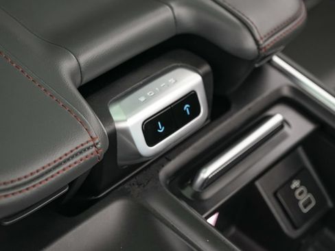 Certified 2025 Ford Expedition Active AWD/4WD image 30