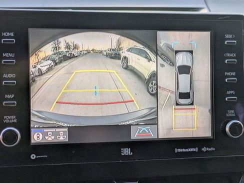 Used 2021 Toyota Camry XLE image 19