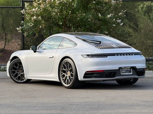 Used 2024 Porsche 911 Carrera RWD image 3