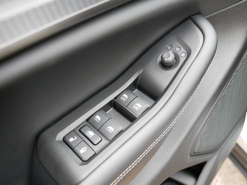 Used 2023 Jeep Grand Cherokee L Laredo image 19