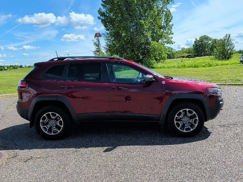 Used 2021 Jeep Cherokee Trailhawk AWD/4WD image 14
