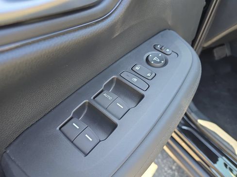 New 2027 Honda HR-V LX image 8