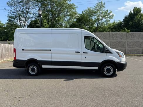 Used 2019 Ford Transit 250 148 Medium Roof RWD image 4