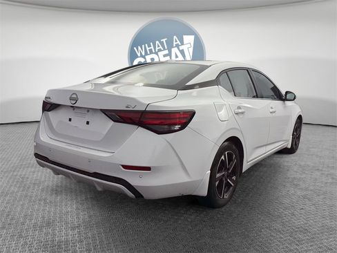 Used 2024 Nissan Sentra SV image 3