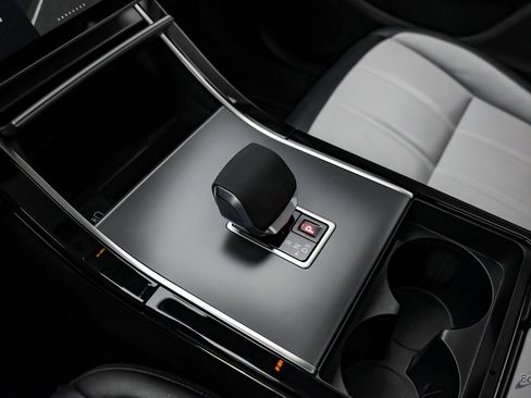 Used 2024 Land Rover Range Rover Evoque Dynamic SE image 51