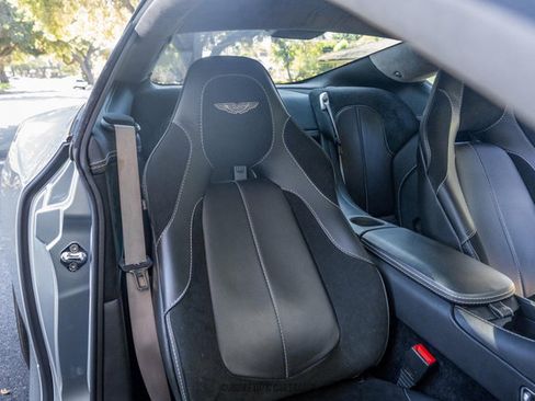 Used 2014 Aston Martin Vanquish Coupe RWD image 31