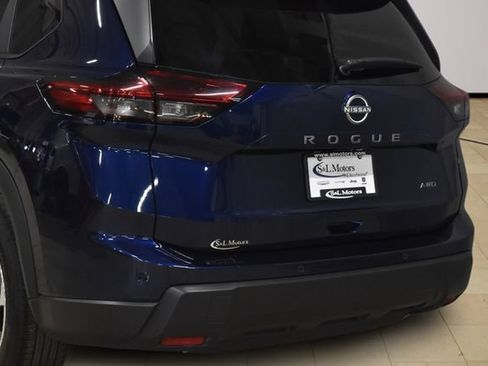Used 2025 Nissan Rogue SV AWD/4WD image 38