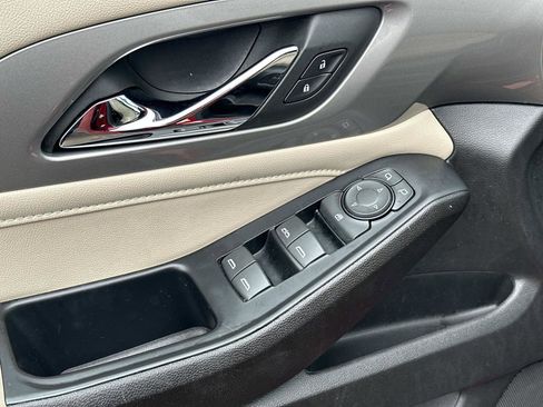 Certified 2023 Chevrolet Traverse LT image 16