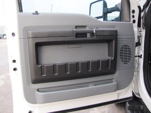 Used 2015 Ford F550 2WD Regular Cab Super Duty image 27