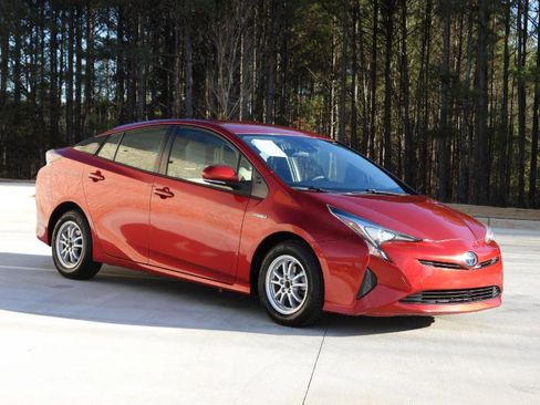 Used 2017 Toyota Prius Two image 25