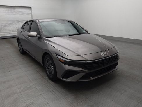 Used 2024 Hyundai Elantra SEL FWD image 13