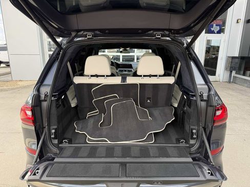 Used 2021 BMW X7 M50i w/ Executive Package image 57