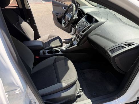 Used 2014 Ford Focus SE FWD image 18