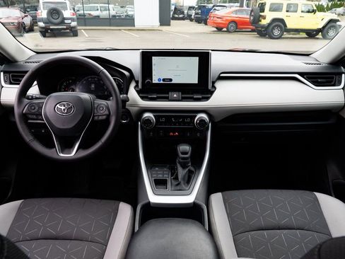 Used 2025 Toyota RAV4 XLE w/ Convenience Package AWD/4WD image 8