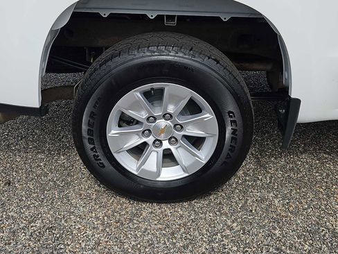 Used 2025 Chevrolet Silverado 1500 LT AWD/4WD image 9