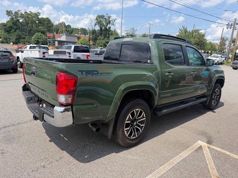 Used 2021 Toyota Tacoma TRD Sport w/ Technology Package AWD/4WD image 4