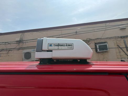 Used 2018 Chevrolet Express 3500 Extended w/ Driver Convenience Package RWD image 13