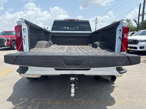 Used 2026 Chevrolet Silverado 3500 High Country w/ High Country Premium Package AWD/4WD image 9